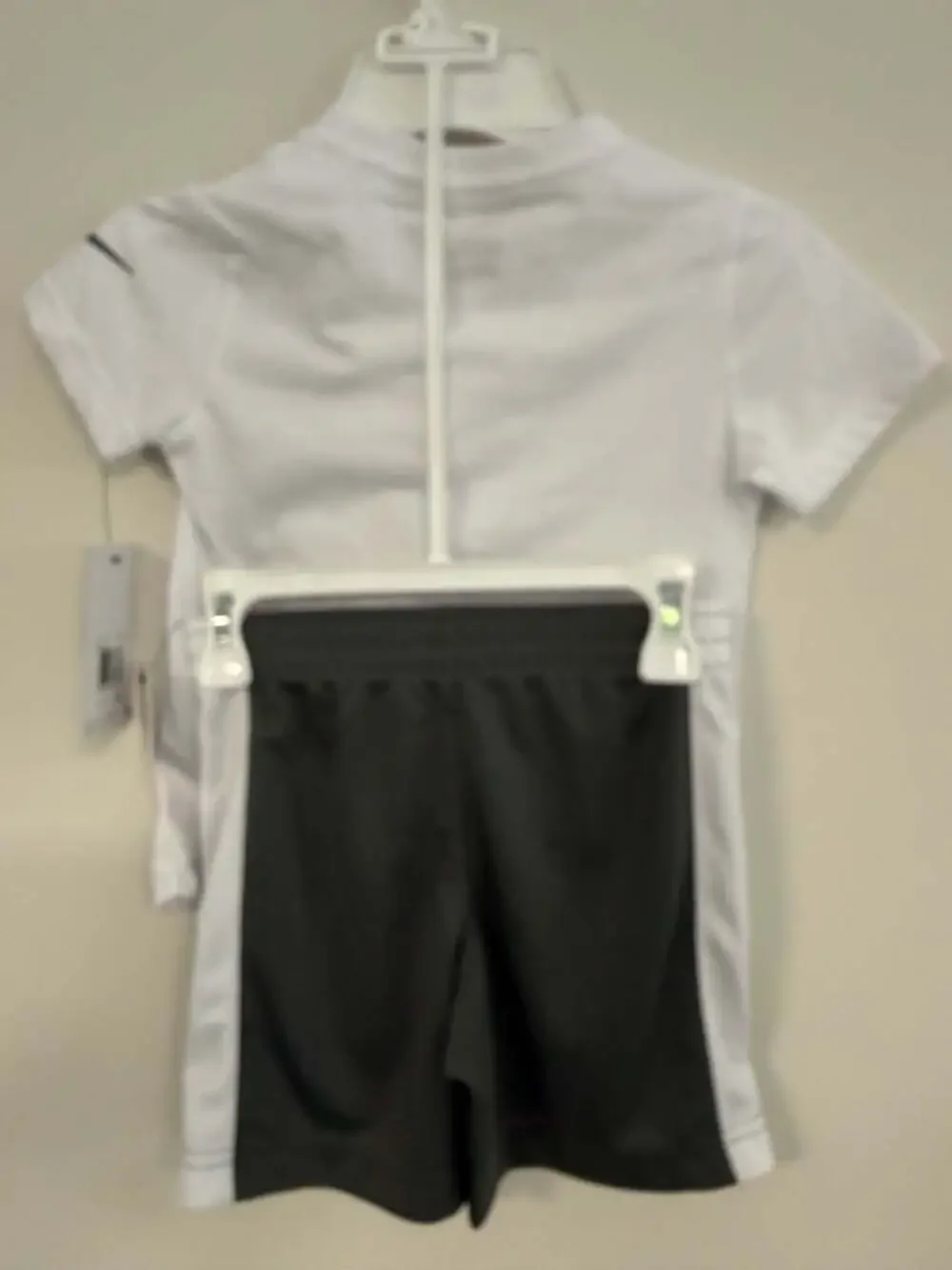 Nike Kids Just Do It 2-Piece T-Shirt and Shorts Set Size 4 - Picture 3 of 3